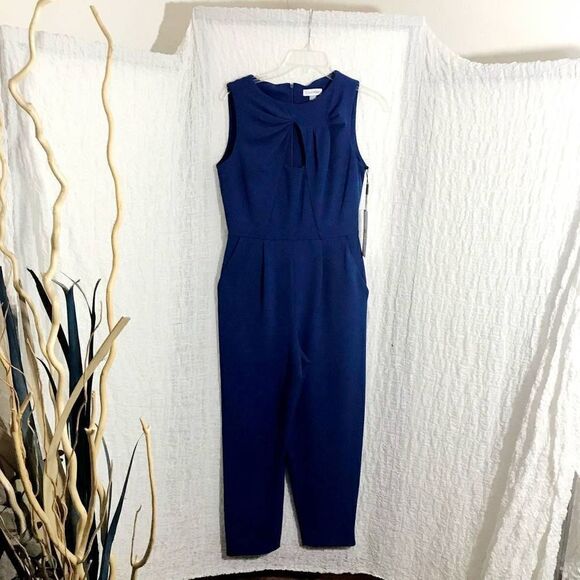 Calvin Klein NWT Cut-Out Scuba Crepe Keyhole Jumpsuit Size 4 - Picture 2 of 12